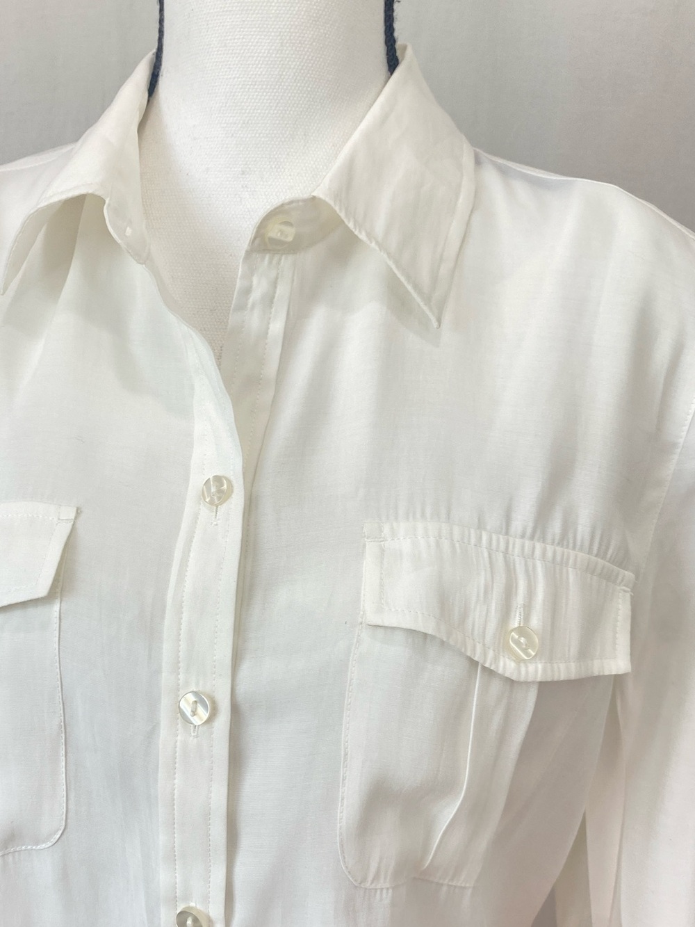 Chico's Ivory White Button Front Camp Shirt Size 1 Medium Roll Tab Sleeve Modal - Picture 8 of 16